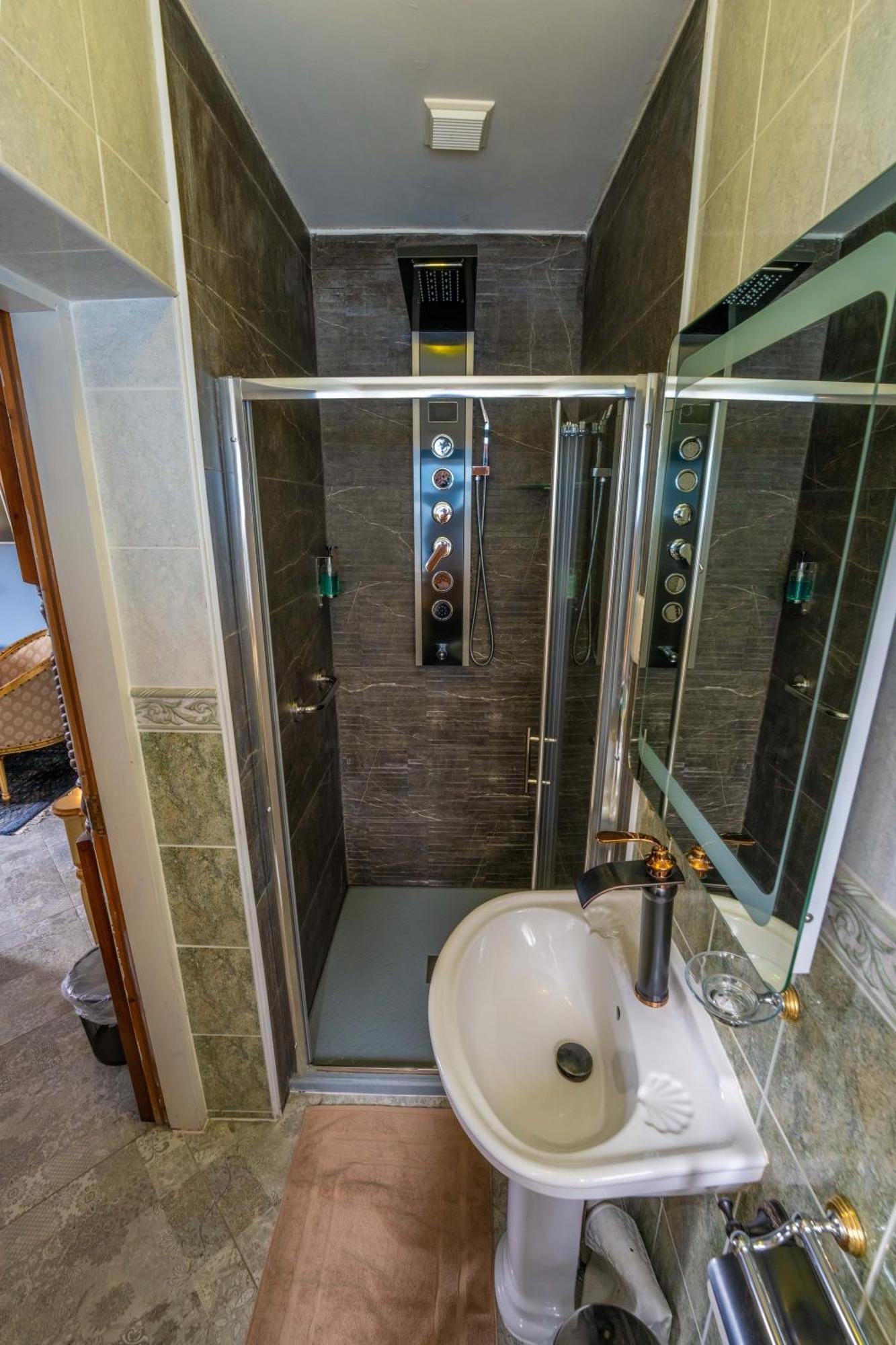 Ferndale Luxury Boutique Bed & Breakfast Keel  Exteriör bild